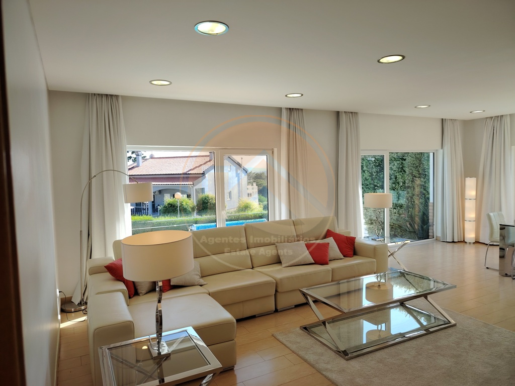 Villa contemporânea com piscina — Foto 22