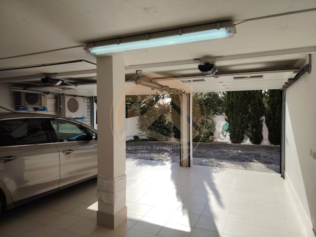 Villa contemporânea com piscina — Foto 71