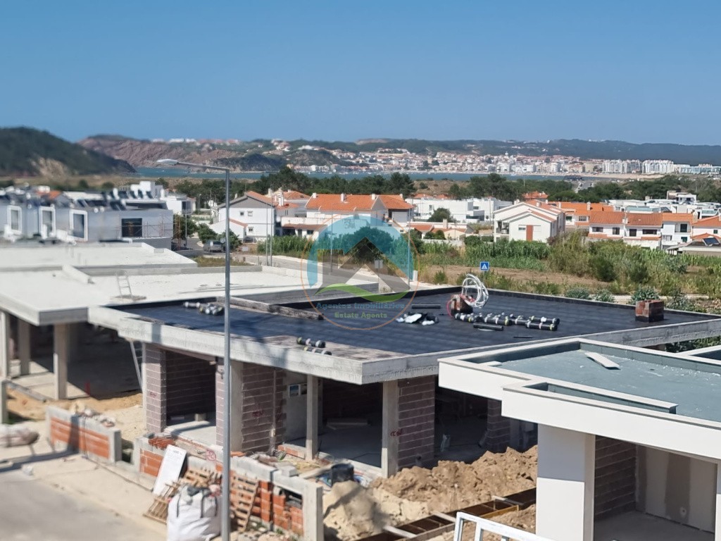 Moradia T2 térrea de qualidade superior com cave - inserida em Urbanização junto da praia e mar — Foto 9