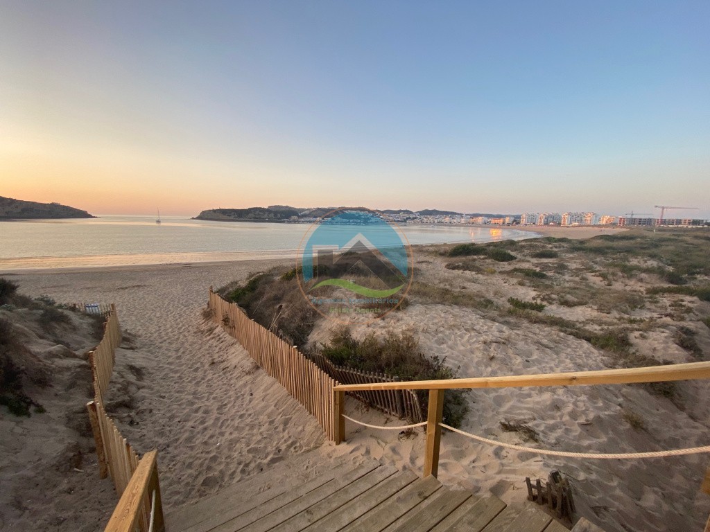 Moradia T2 térrea de qualidade superior com cave - inserida em Urbanização junto da praia e mar — Foto 5
