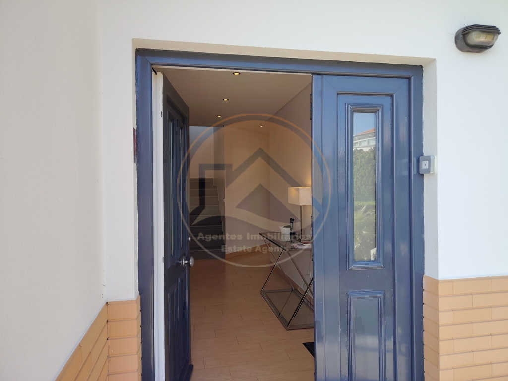 Villa contemporânea com piscina — Foto 29