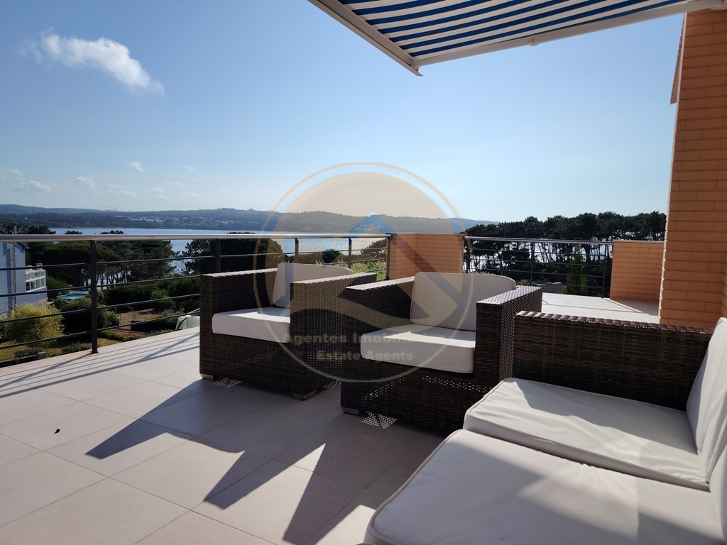 Villa contemporânea com piscina — Foto 60