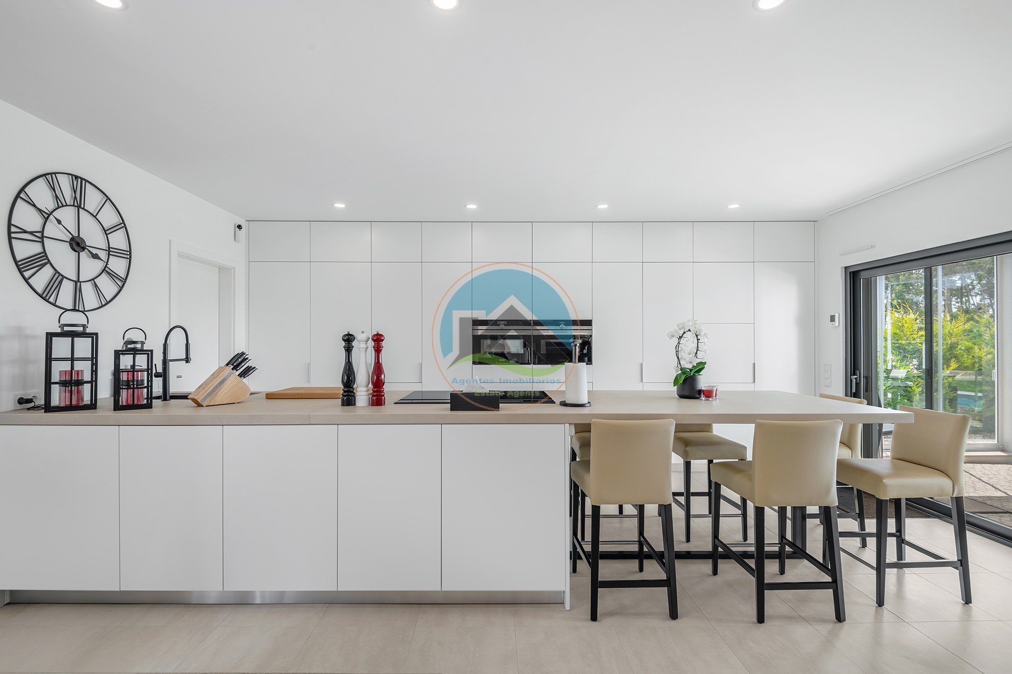 Moradia de luxo contemporânea com tecnologia de ponta, junto — Foto 12